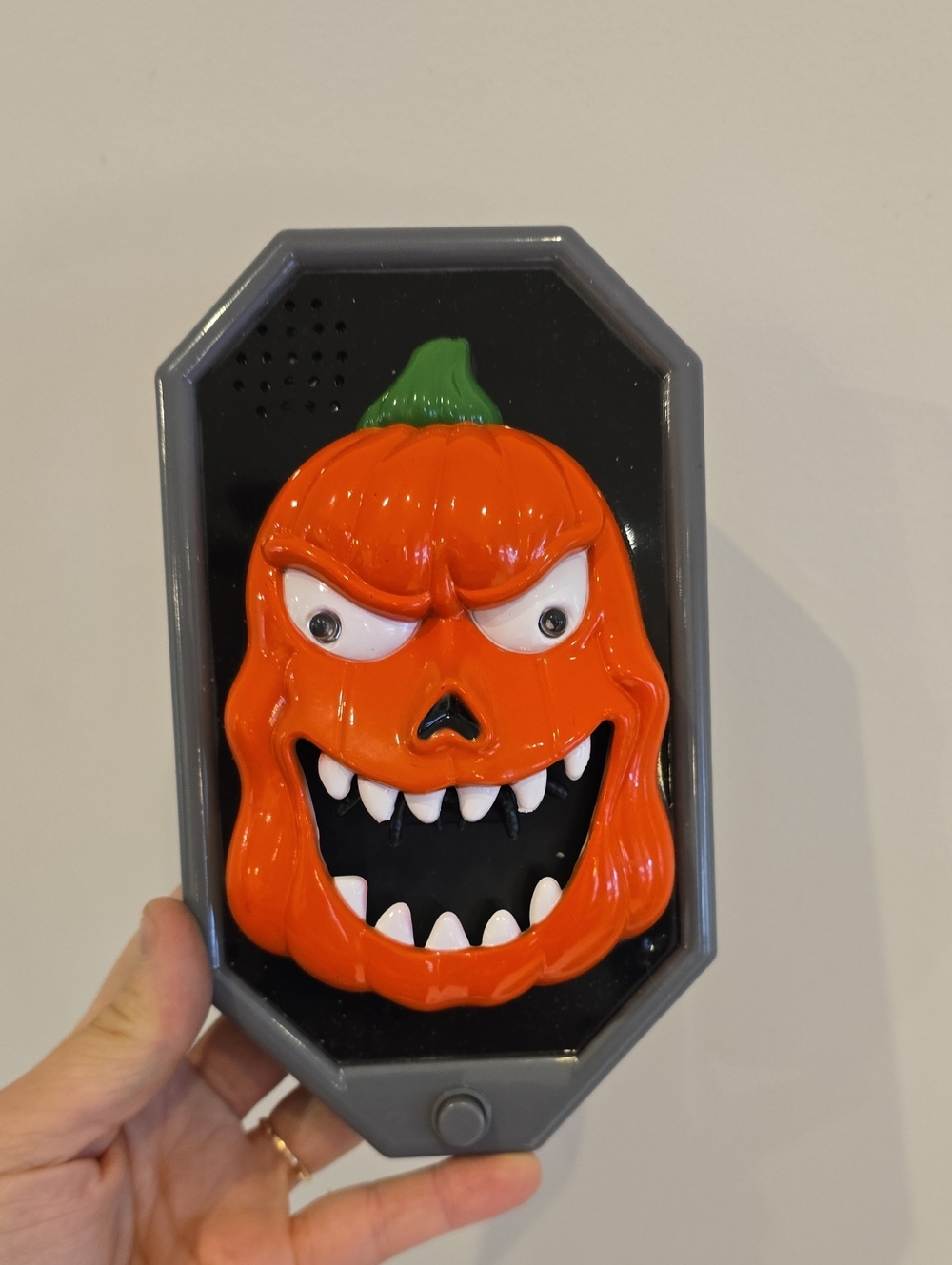 Light & Sound Halloween Doorbell Orange Pumpkin Dare to Knock Twos Company Decor